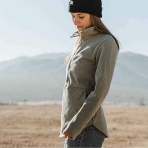 Deso Supply Co. Genevieve Green Snap Pullover